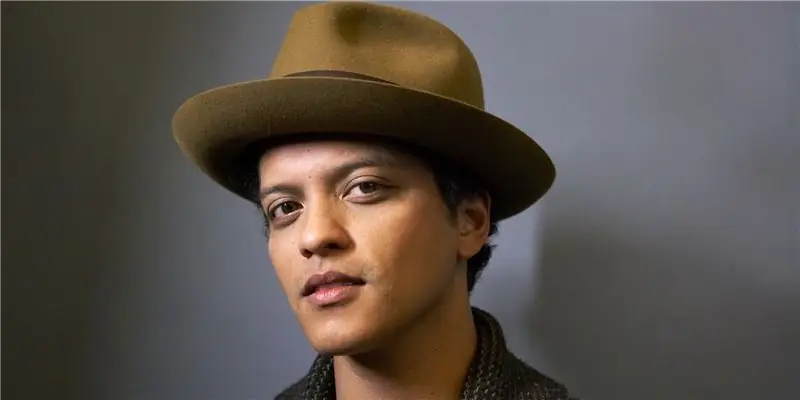 Бруно Марс Чистая стоимость: Вики, Женат, Семья, Свадьба, Заработная плата, Братья и сестры