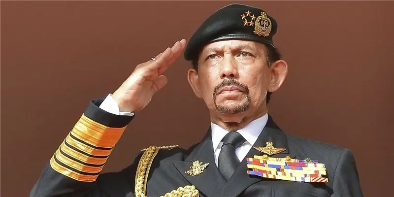 Султан Хассанал Болкиах из Брунея: вики, женат, семья, свадьба, зарплата, братья и сестры