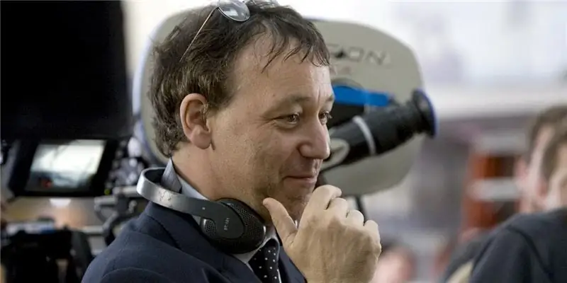 Сэм Рэйми Собственный капитал: Вики, женат, семья, свадьба, зарплата, братья и сестры