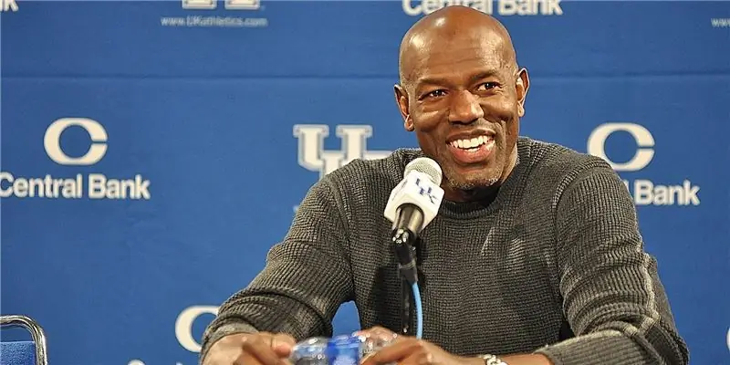 Тони Делк Чистая стоимость: Вики, женат, семья, свадьба, зарплата, братья и сестры