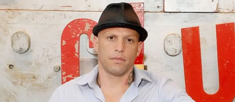 Ами Джеймс Чистая стоимость: Вики, В браке, Семья, Свадьба, Заработная плата, Братья и сестры