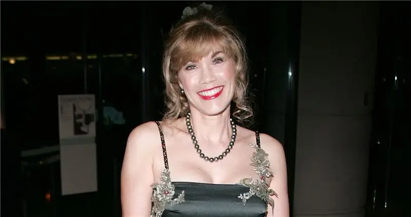 Барби Бентон Собственный капитал: Вики, В браке, Семья, Свадьба, Заработная плата, Братья и сестры