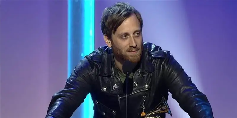 Дэн Ауэрбах Собственный капитал: Вики, женат, семья, свадьба, зарплата, братья и сестры