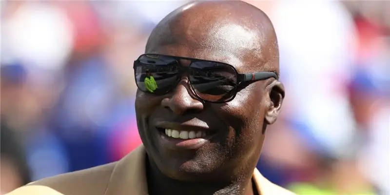 Состояние Брюса Смита: Вики, Женат, Семья, Свадьба, Заработная плата, Братья и сестры