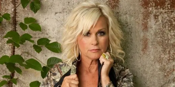 Лорри Морган Собственный капитал: Вики, В браке, Семья, Свадьба, Заработная плата, Братья и сестры