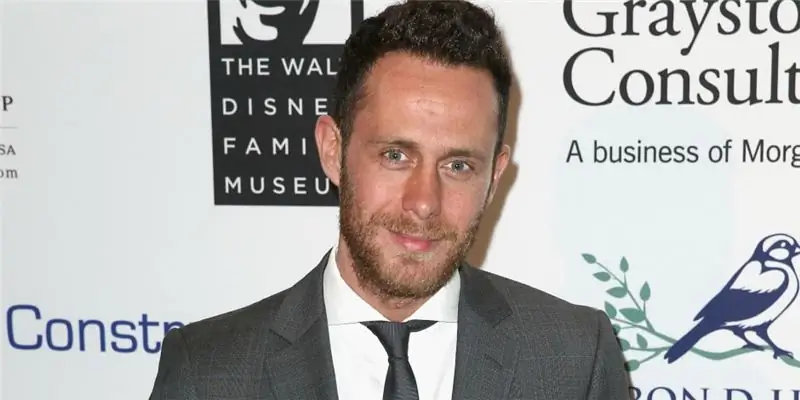 Дэвид Парнс Собственный капитал: Вики, женат, семья, свадьба, зарплата, братья и сестры