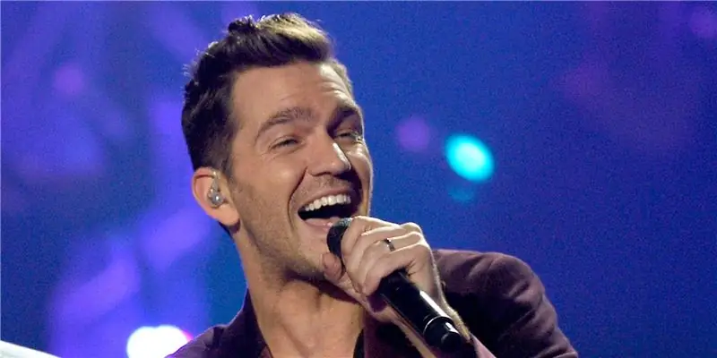 Энди Грэммер Собственный капитал: Вики, женат, семья, свадьба, зарплата, братья и сестры