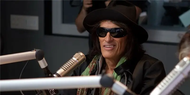 Джо Перри Чистая стоимость: Вики, женат, семья, свадьба, зарплата, братья и сестры