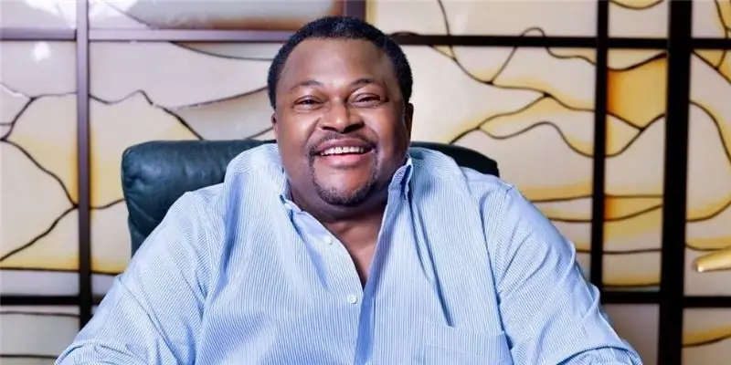 Майк Аденуга Собственный капитал: Вики, женат, семья, свадьба, зарплата, братья и сестры