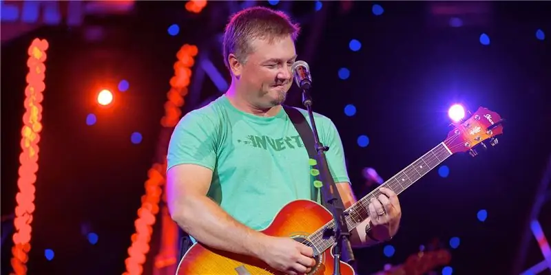 Эдвин Маккейн Чистая стоимость: Вики, Женат, Семья, Свадьба, Заработная плата, Братья и сестры