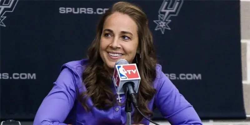 Состояние Бекки Хэммон: Вики, В браке, Семья, Свадьба, Заработная плата, Братья и сестры