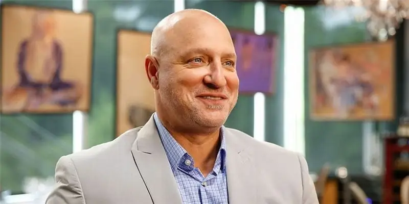 Состояние Тома Коликкио: Вики, женат, семья, свадьба, зарплата, братья и сестры