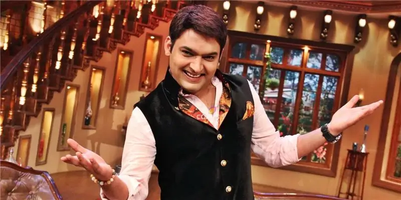 Капил Шарма Чистая стоимость: Вики, женат, семья, свадьба, зарплата, братья и сестры