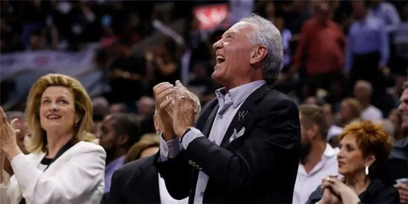 Питер Холт Собственный капитал: Вики, Женат, Семья, Свадьба, Заработная плата, Братья и сестры