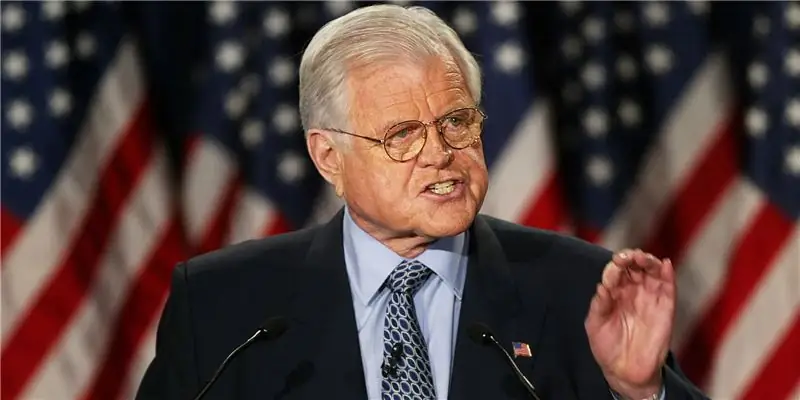 Тед Кеннеди Собственный капитал: Вики, женат, семья, свадьба, зарплата, братья и сестры