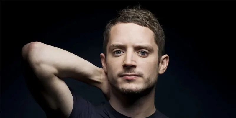 Элайджа Вуд Чистая стоимость: Вики, женат, семья, свадьба, зарплата, братья и сестры