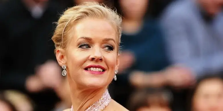 Пенелопа Энн Миллер Собственный капитал: Вики, Замужем, Семья, Свадьба, Заработная плата, Братья и сестры