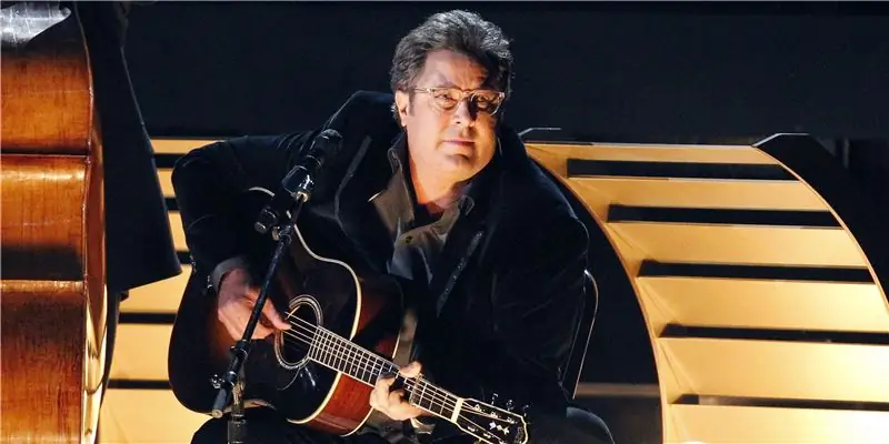 Винс Гилл Чистая стоимость: Вики, Женат, Семья, Свадьба, Заработная плата, Братья и сестры