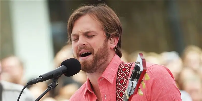 Калеб Фоллоуилл Чистая стоимость: Вики, женат, семья, свадьба, зарплата, братья и сестры