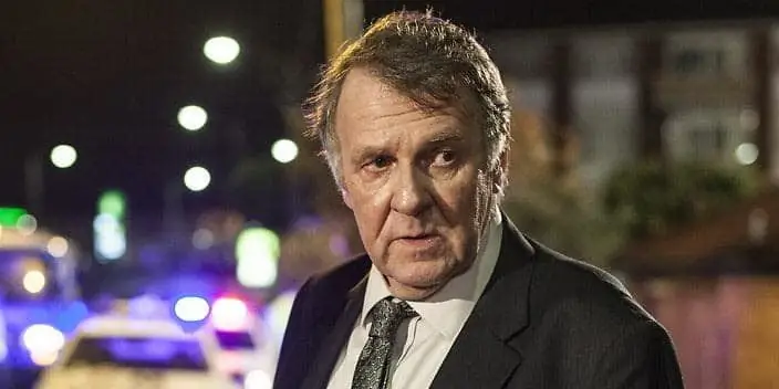 Состояние Тома Уилкинсона: Вики, женат, семья, свадьба, зарплата, братья и сестры