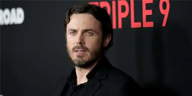 Кейси Аффлек Собственный капитал: Вики, женат, семья, свадьба, зарплата, братья и сестры