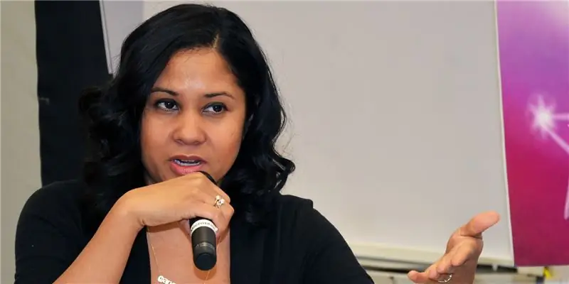 Анджела Йи Чистая стоимость: Вики, Замужем, Семья, Свадьба, Заработная плата, Братья и сестры