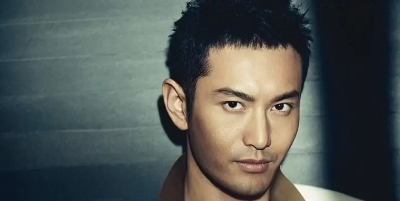 Хуан Сяомин Чистая стоимость: вики, женат, семья, свадьба, зарплата, братья и сестры