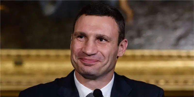 Виталий Кличко Состояние: вики, женат, семья, свадьба, зарплата, братья и сестры