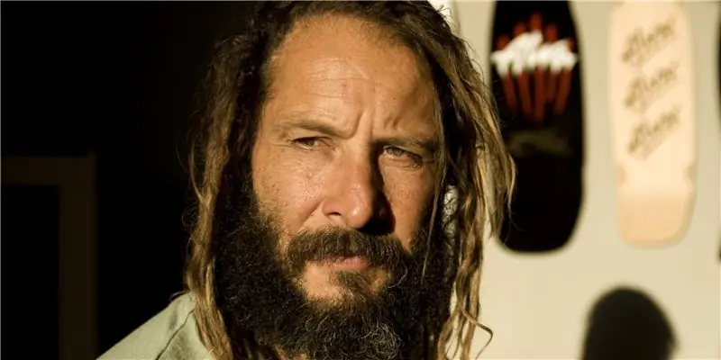 Тони Альва Чистая стоимость: Вики, женат, семья, свадьба, зарплата, братья и сестры