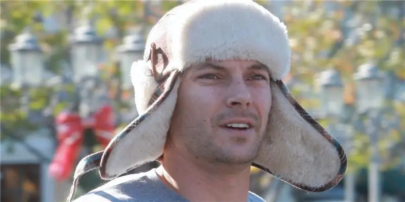 Кевин Федерлайн Собственный капитал: Вики, женат, семья, свадьба, зарплата, братья и сестры