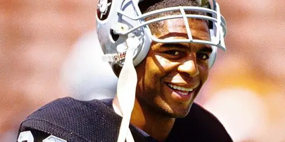 Состояние Маркуса Аллена: Вики, В браке, Семья, Свадьба, Заработная плата, Братья и сестры