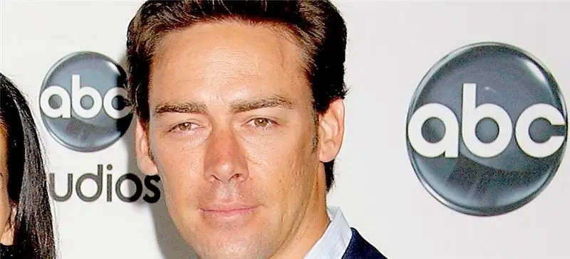 Джейсон Сехорн Собственный капитал: Вики, женат, семья, свадьба, зарплата, братья и сестры