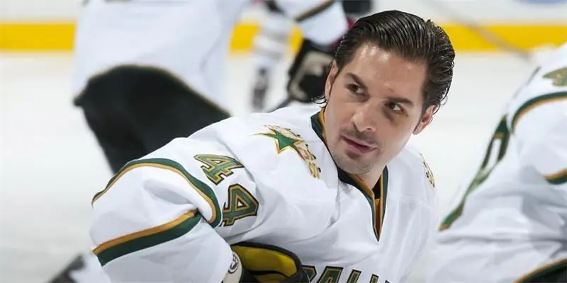 Шелдон Сурай Собственный капитал: Вики, женат, семья, свадьба, зарплата, братья и сестры