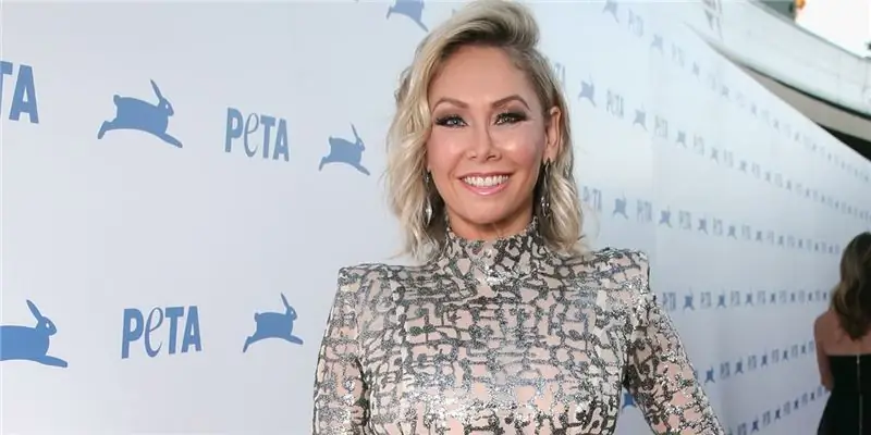 Ким Джонсон Собственный капитал: Вики, Женат, Семья, Свадьба, Заработная плата, Братья и сестры