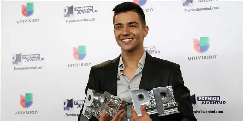 Луис Коронель Собственный капитал: Вики, женат, семья, свадьба, зарплата, братья и сестры