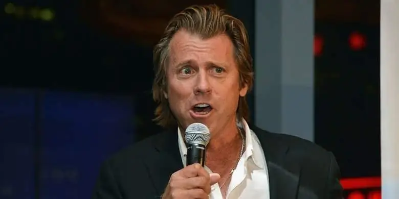 Винс Ван Паттен Чистая стоимость: Вики, женат, семья, свадьба, зарплата, братья и сестры