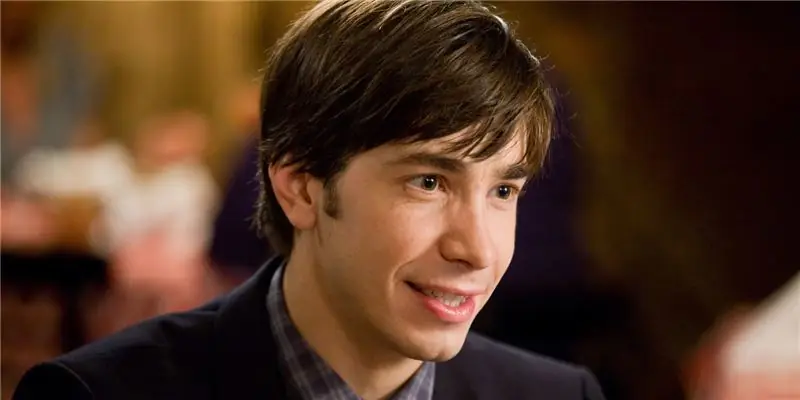 Джастин Лонг Чистая стоимость: Вики, женат, семья, свадьба, зарплата, братья и сестры