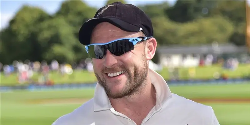 Брендон МакКаллум Собственный капитал, Жена, Тату, Дом, Очки, Травма, Семья