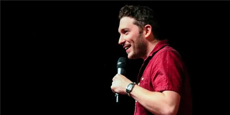 Что такое чистая стоимость комика Джона Ричардсона? Вики: Жена, дочь и ребенок