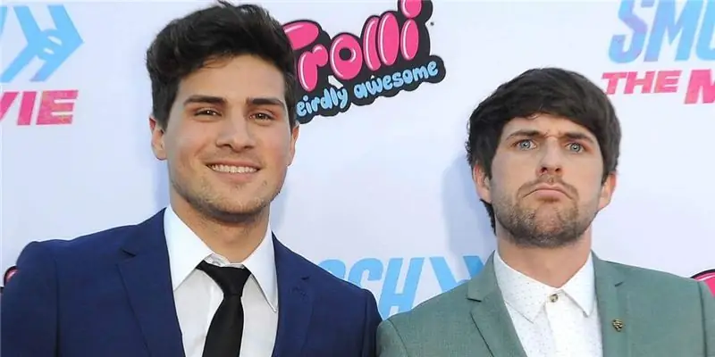 Smosh Net Worth: Wiki, женат, семья, свадьба, зарплата, братья и сестры