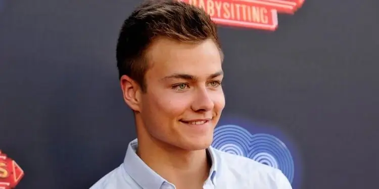 Пейтон Мейер Собственный капитал: Вики, женат, семья, свадьба, зарплата, братья и сестры