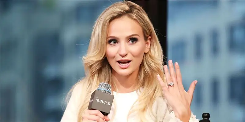 Лорен Бушнелл Собственный капитал: Вики, В браке, Семья, Свадьба, Заработная плата, Братья и сестры