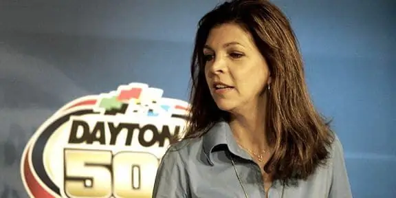 Тереза Эрнхардт Собственный капитал: Вики, Замужем, Семья, Свадьба, Заработная плата, Братья и сестры