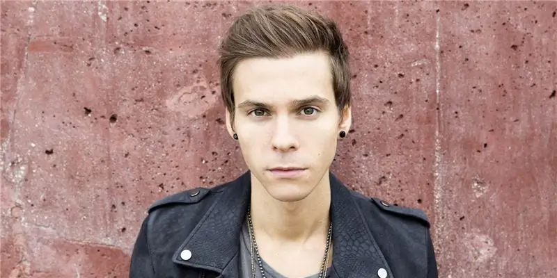 Мэтью Кома Собственный капитал: Вики, женат, семья, свадьба, зарплата, братья и сестры