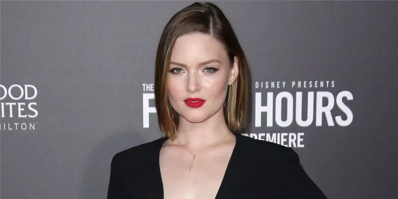 Холлидей Грейнджер (актриса) Состояние: вики, замужем, семья, свадьба, зарплата, братья и сестры