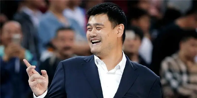 Состояние Яо Мин: Вики, В браке, Семья, Свадьба, Заработная плата, Братья и сестры