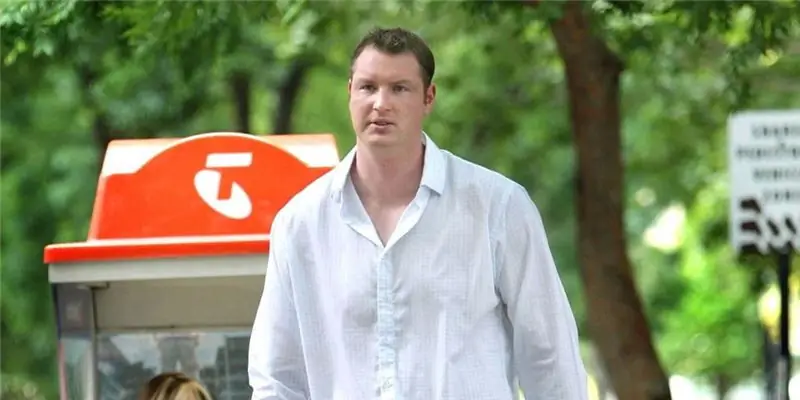 Нил Финглтон Собственный капитал: Вики, женат, семья, свадьба, зарплата, братья и сестры