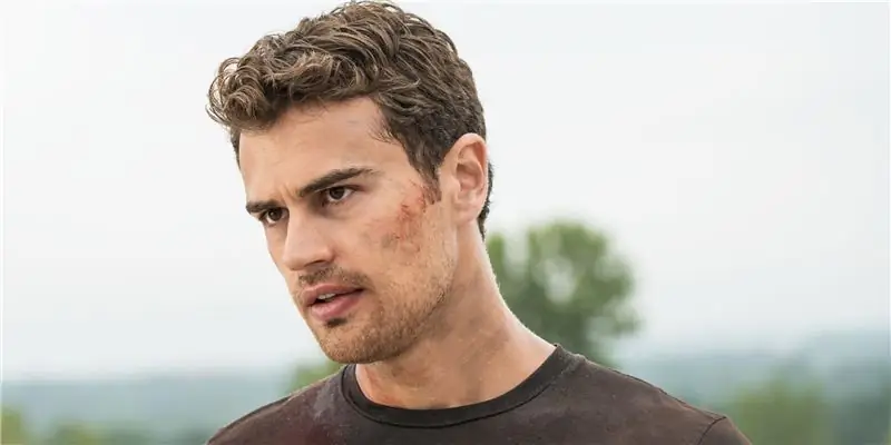 Тео Джеймс Чистая стоимость: Вики, Женат, Семья, Свадьба, Заработная плата, Братья и сестры