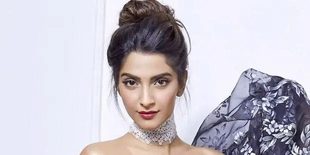 Сонам Капур Собственный капитал: Вики, В браке, Семья, Свадьба, Заработная плата, Братья и сестры