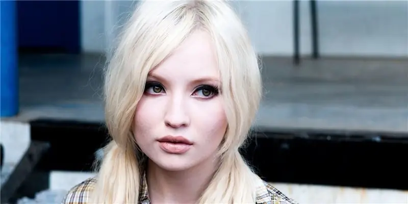 Эмили Браунинг (актриса) Состояние: Вики, Замужем, Семья, Свадьба, Заработная плата, Братья и сестры